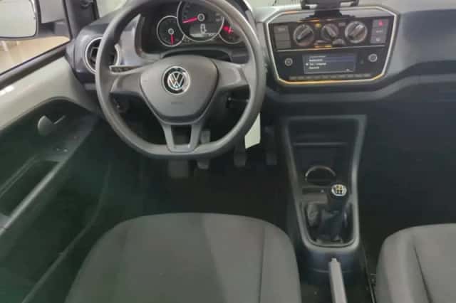 Volkswagen Up! (2020) thumbnail 6