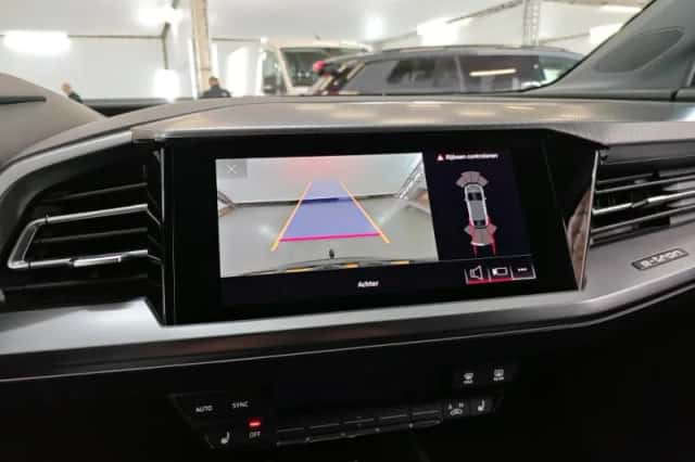 Audi Q4 e-tron (2021) thumbnail 6
