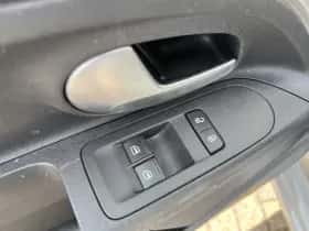 Volkswagen Up! (2023) thumbnail 10