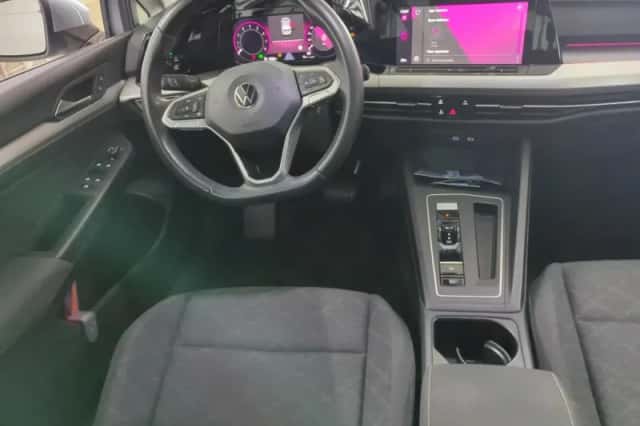 Volkswagen Golf (2022) thumbnail 5
