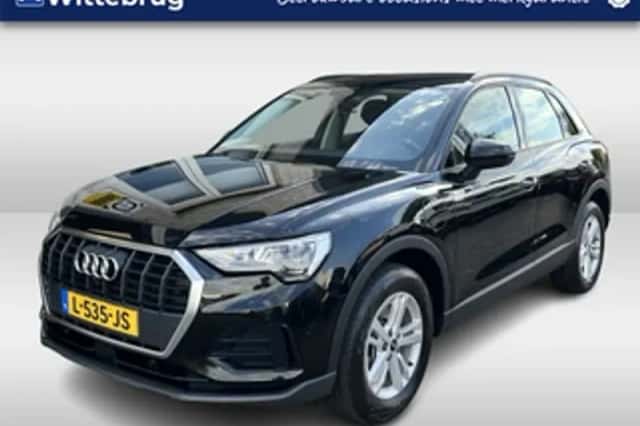 Audi Q3 (2021) thumbnail 1