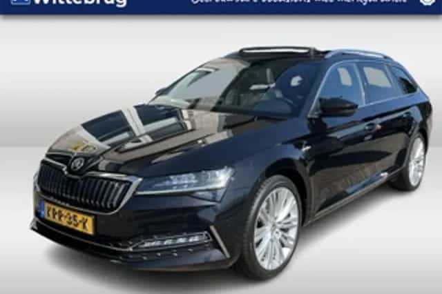 Škoda Superb (2022) thumbnail 1