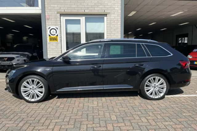Škoda Superb (2022) thumbnail 2