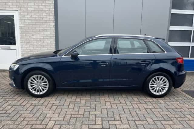 Audi A3 (2017) thumbnail 2