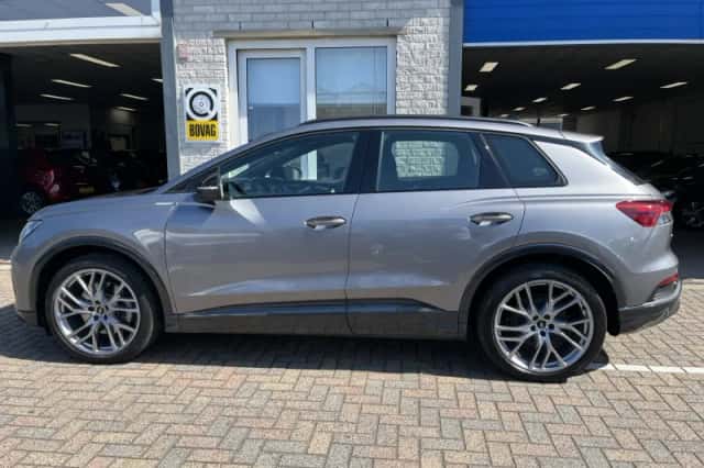 Audi Q4 e-tron (2022) thumbnail 2