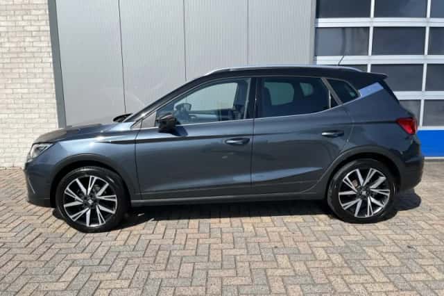 SEAT Arona (2024) thumbnail 2