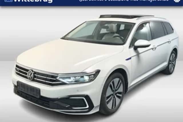 Volkswagen Passat (2021) thumbnail 1