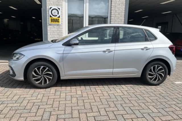 Volkswagen Polo (2023) thumbnail 2