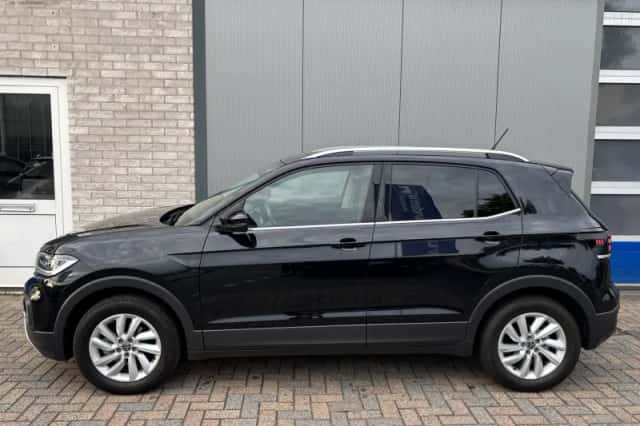 Volkswagen T-Cross (2023) thumbnail 2