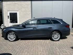SEAT Leon (2022) thumbnail 2