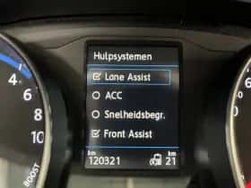 Volkswagen Passat (2022) thumbnail 16