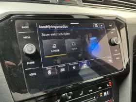 Volkswagen Passat (2022) thumbnail 22