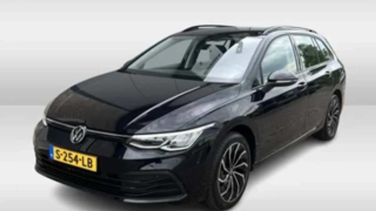 Volkswagen Golf (2023) — foto 1