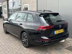 Volkswagen Golf (2023) thumbnail 5