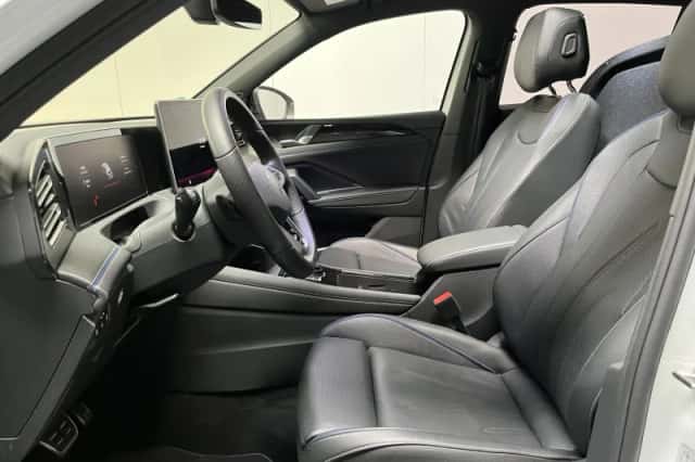 Volkswagen Tiguan (2025) thumbnail 6