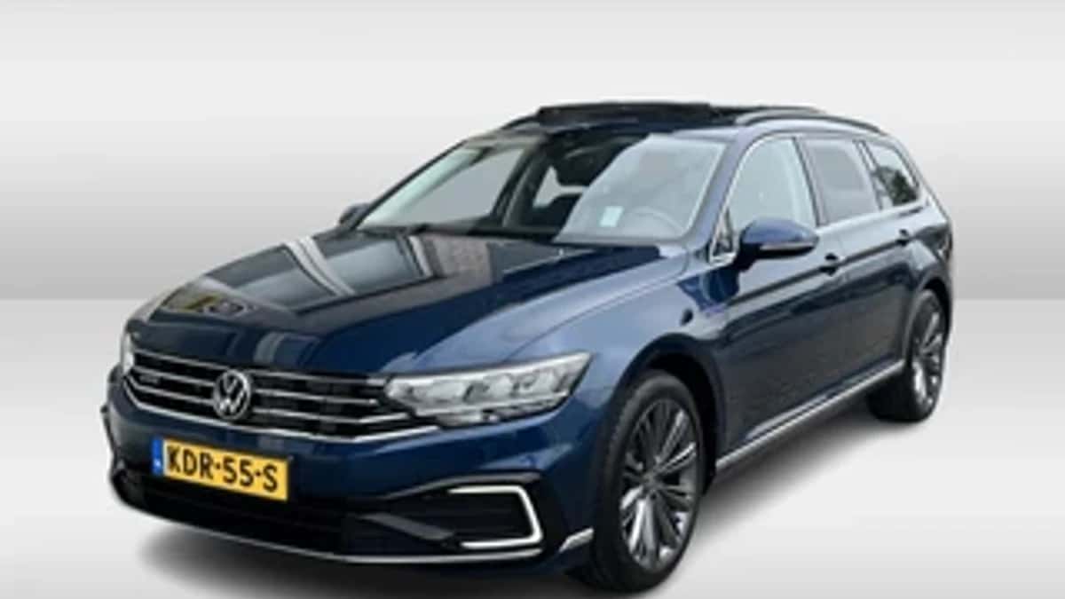 Volkswagen Passat (2021) — foto 1
