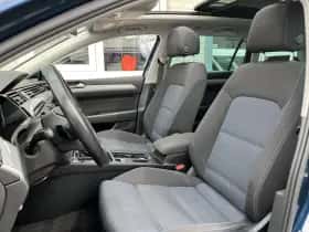 Volkswagen Passat (2021) thumbnail 7