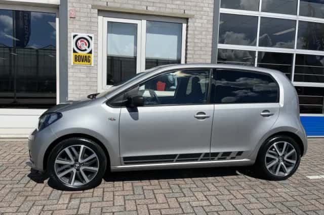 SEAT Mii (2019) thumbnail 2