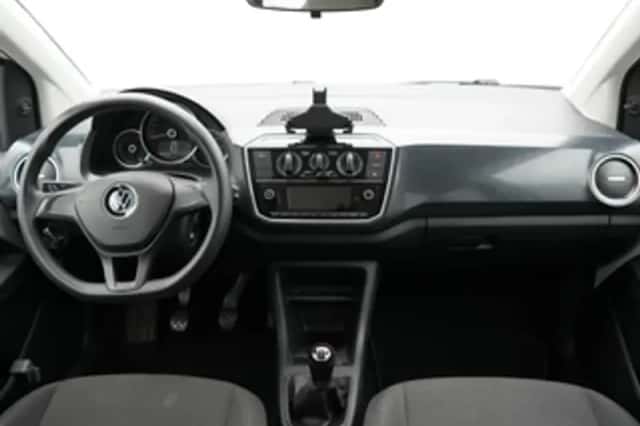 Volkswagen Up! (2023) thumbnail 5