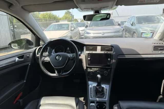 Volkswagen E-Golf (2020) thumbnail 5