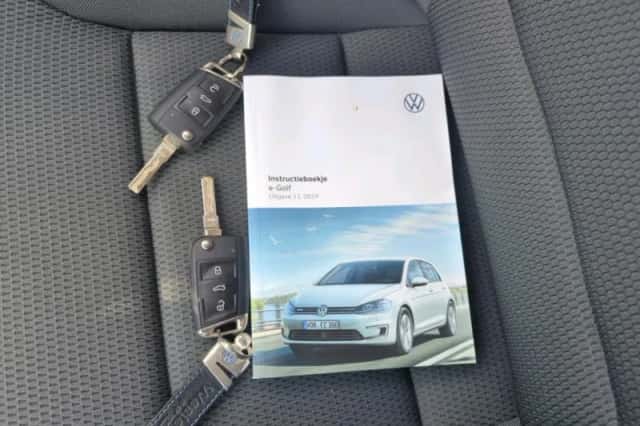 Volkswagen E-Golf (2020) thumbnail 5