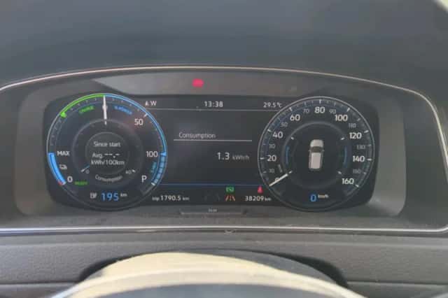 Volkswagen E-Golf (2020) thumbnail 6