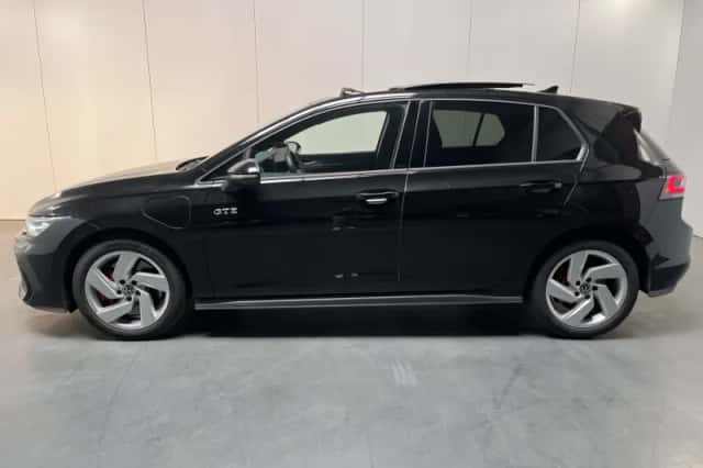 Volkswagen Golf (2026) thumbnail 1