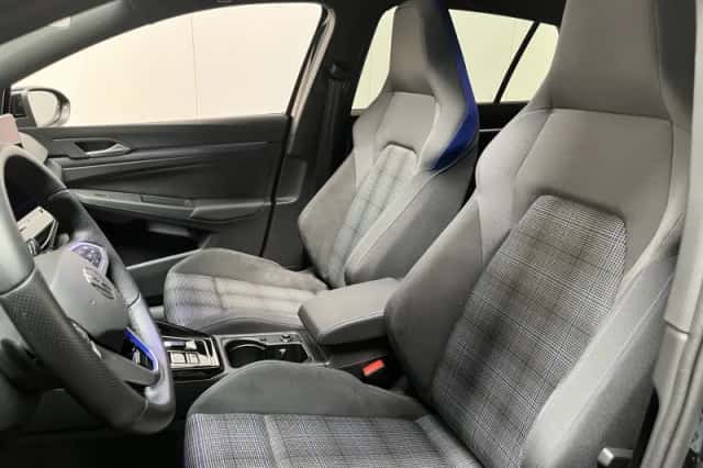 Volkswagen Golf (2026) thumbnail 6