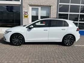 Volkswagen Golf (2021) thumbnail 2
