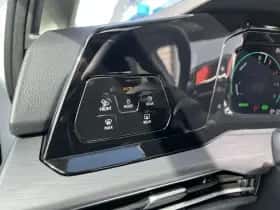 Volkswagen Golf (2021) thumbnail 13