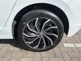 Volkswagen Golf (2021) thumbnail 37