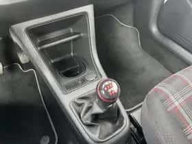 Volkswagen Up! (2021) thumbnail 23