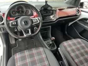 Volkswagen Up! (2021) thumbnail 6