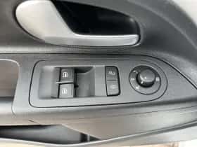 Volkswagen Up! (2021) thumbnail 9