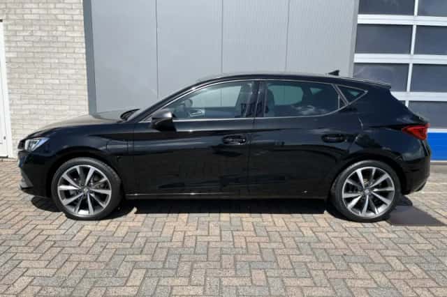 SEAT Leon (2022) thumbnail 2