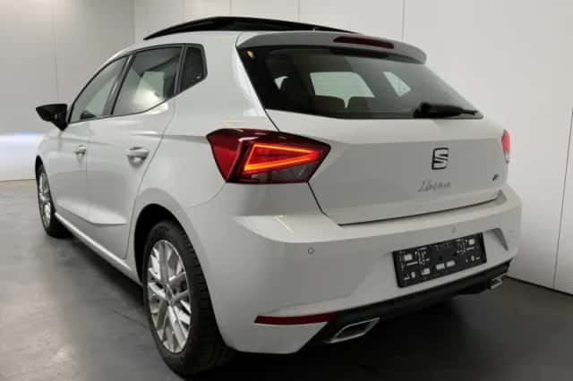 SEAT Ibiza (2023) thumbnail 5