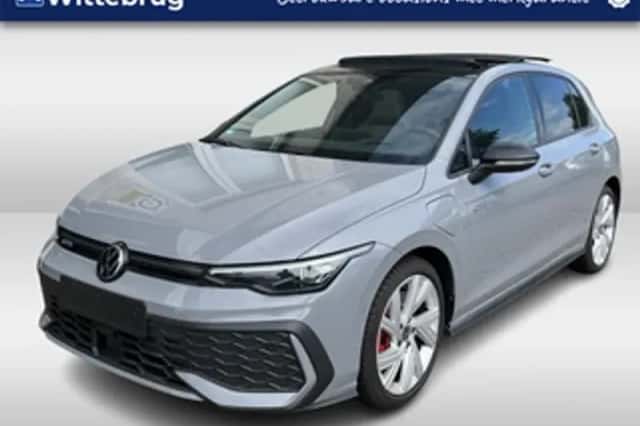 Volkswagen Golf (2025) thumbnail 1