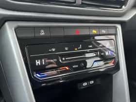Volkswagen T-Roc (2023) thumbnail 22