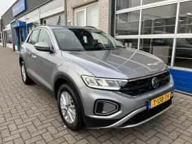 Volkswagen T-Roc (2023) thumbnail 32