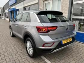Volkswagen T-Roc (2023) thumbnail 5
