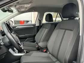 Volkswagen T-Roc (2023) thumbnail 7