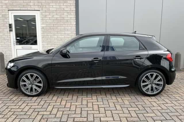 Audi A1 (2024) thumbnail 2