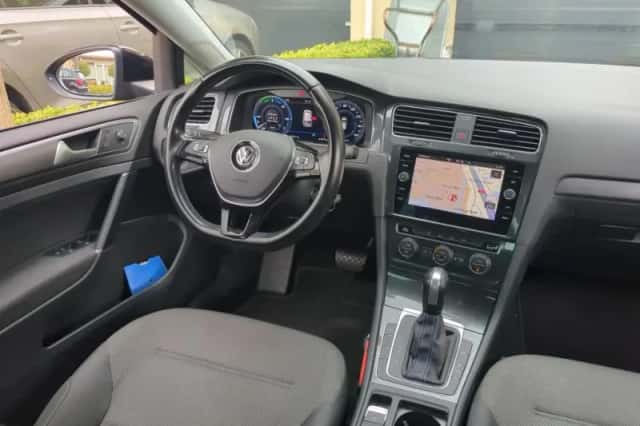Volkswagen E-Golf (2020) thumbnail 6