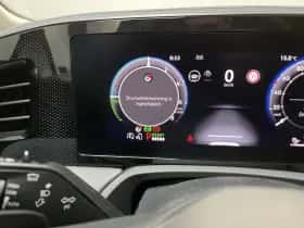 Volkswagen Passat (2025) thumbnail 14