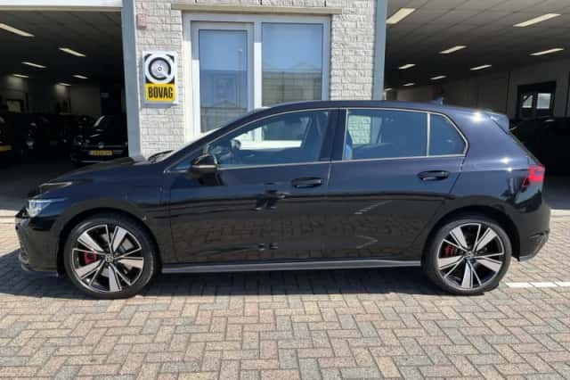 Volkswagen Golf (2022) thumbnail 2