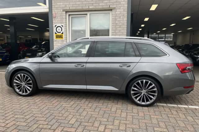 Škoda Superb (2023) thumbnail 2