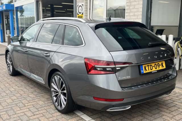 Škoda Superb (2023) thumbnail 5