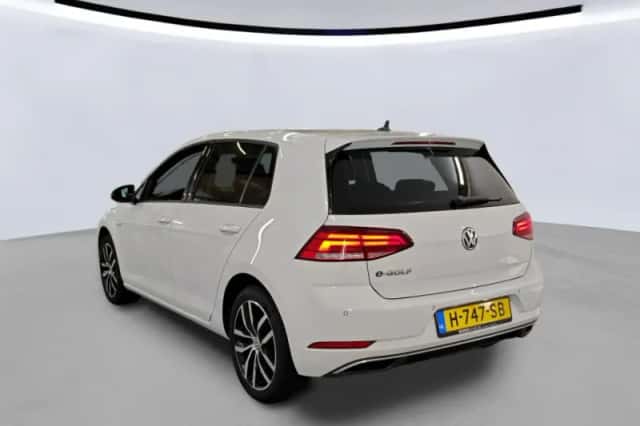 Volkswagen e-Golf (2020) thumbnail 2