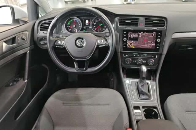 Volkswagen e-Golf (2020) thumbnail 5