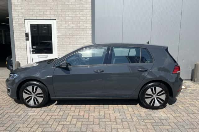 Volkswagen E-Golf (2020) thumbnail 2